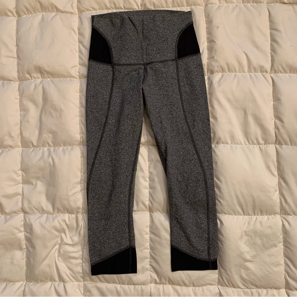Lululemon Devi Yoga Crop 6? Heathered Speckled Black / Black Gray Activewear